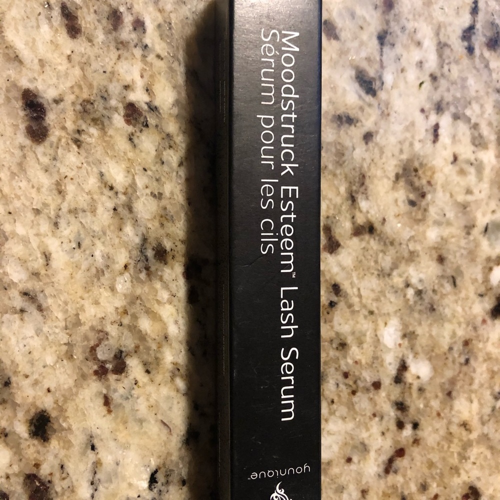 Younique Lash Serum